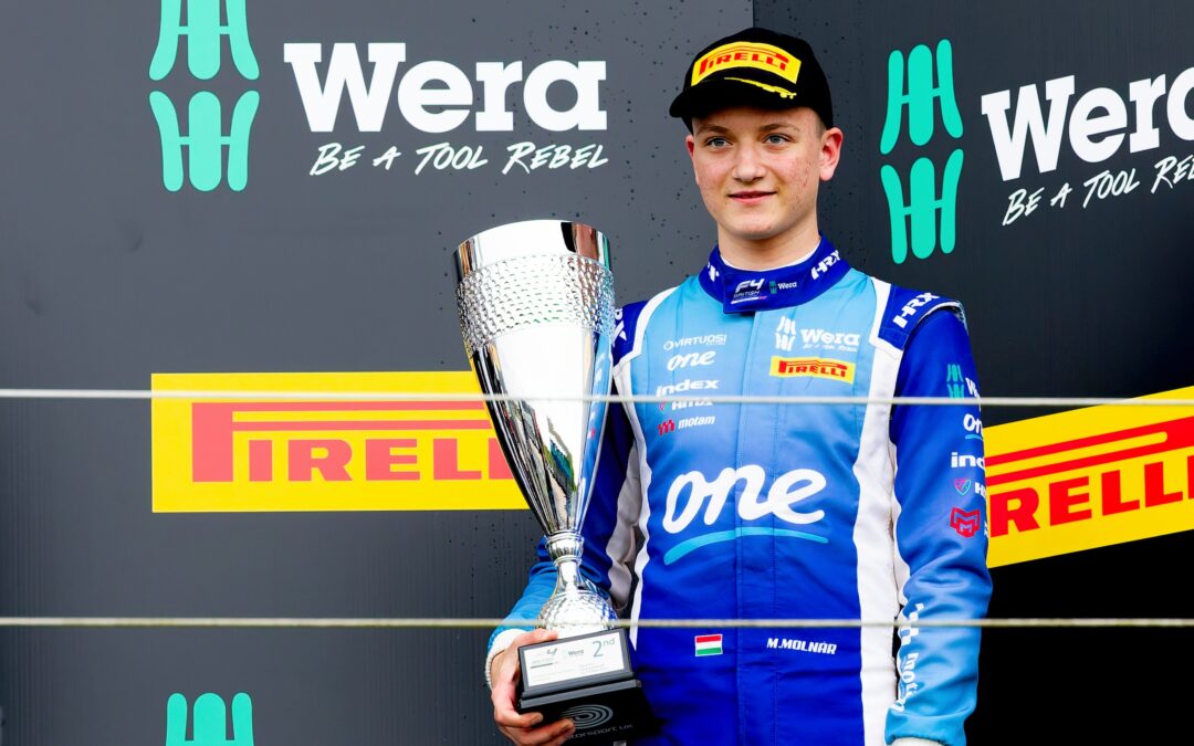 Molnár Martin dupla dobogóval és leggyorsabb körrel zárt Silverstone-ban