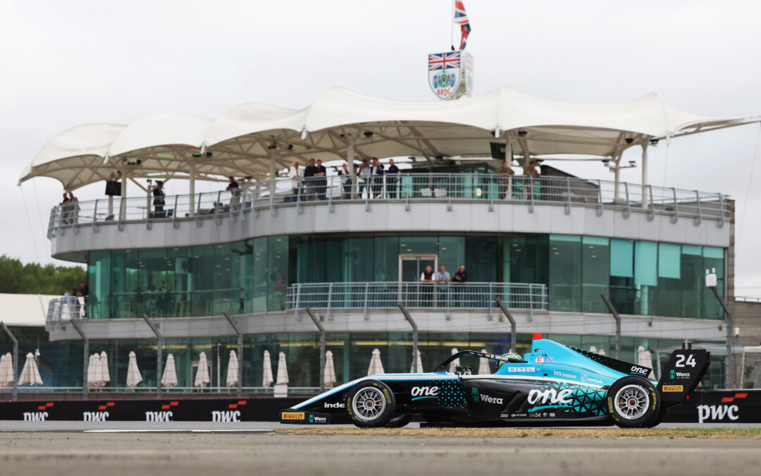 Visszakapott dobogós helyezés adhat új lendületet Molnár Martin bajnoki reményeinek a brit F4-ben